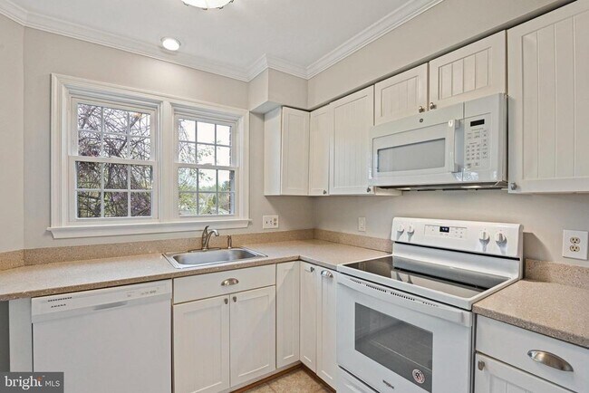 Building Photo - 11200 Beaver Trail Ct