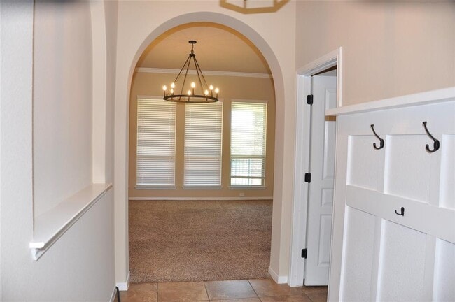 Building Photo - 5603 Drury Ln