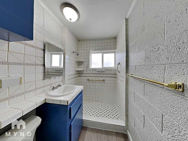 Building Photo - 4406 Hayes Pl