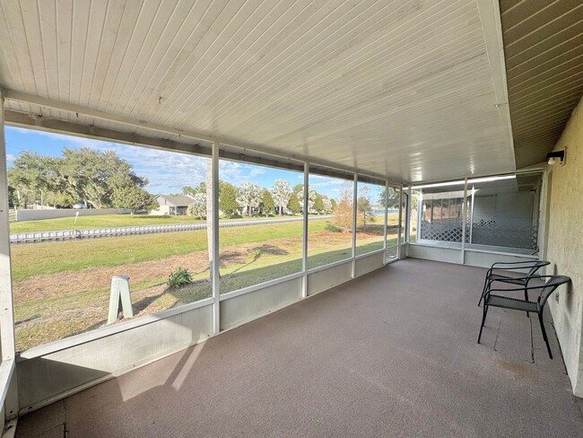 Building Photo - Winter Ridge - End Unit & Canal Front