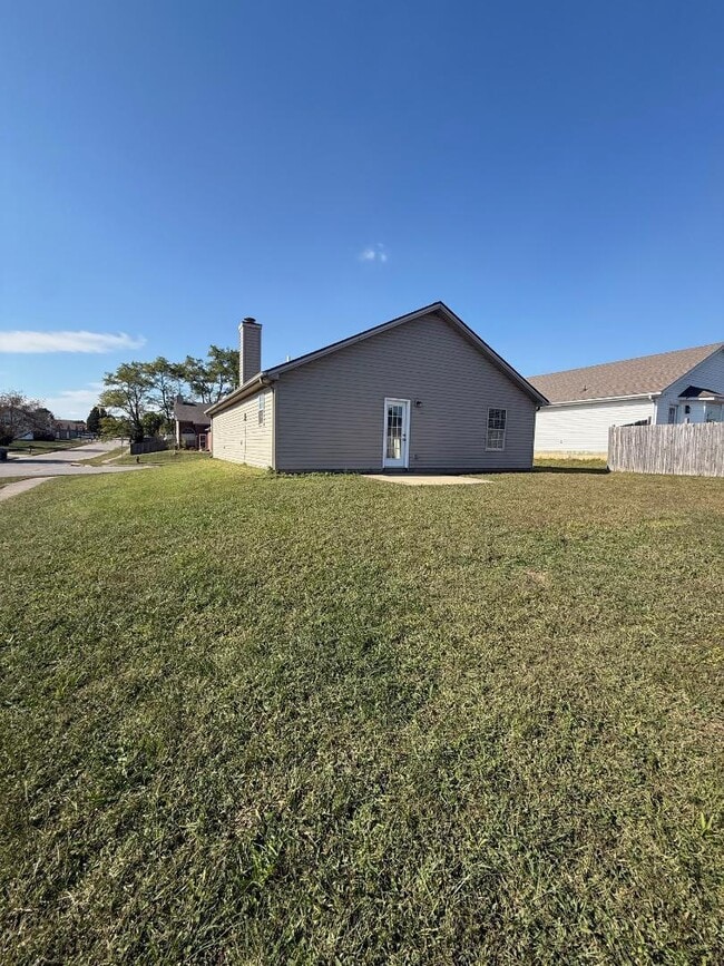 Building Photo - 132 Felix St