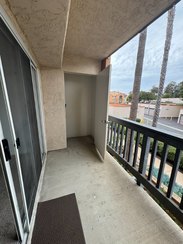 Building Photo - 7180 Shoreline Dr