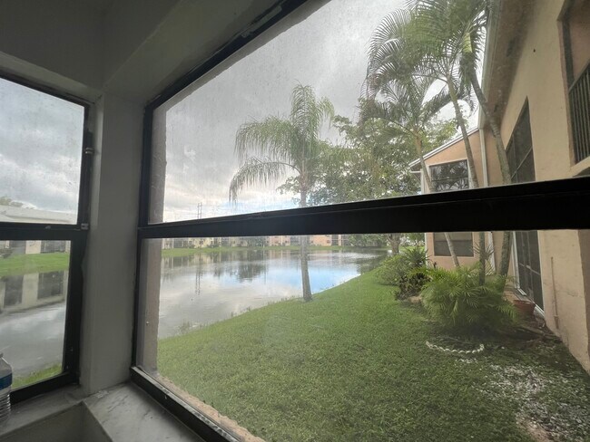 Building Photo - 1021 Adams Ave