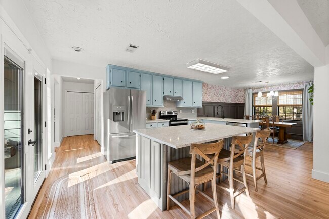 Building Photo - 8623 Miller Rd