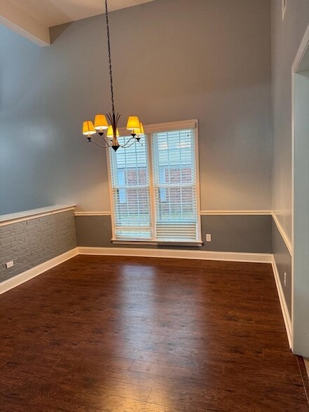 Building Photo - 383 Taylors Way