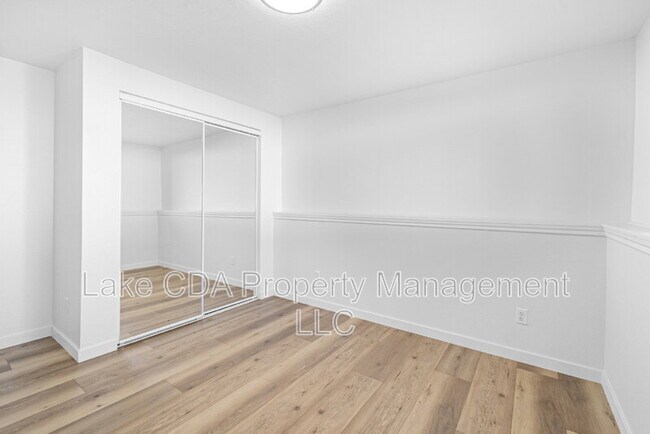 Building Photo - 5147 W Palmwood