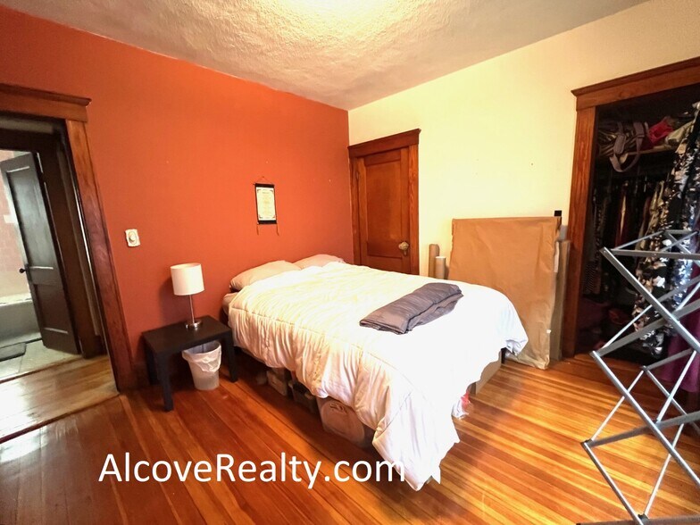 Building Photo - 11 Leonard St