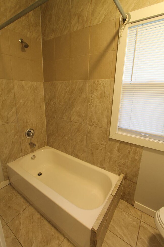 Building Photo - Lovely South Omaha Home. Available Soon!  Appliances Included