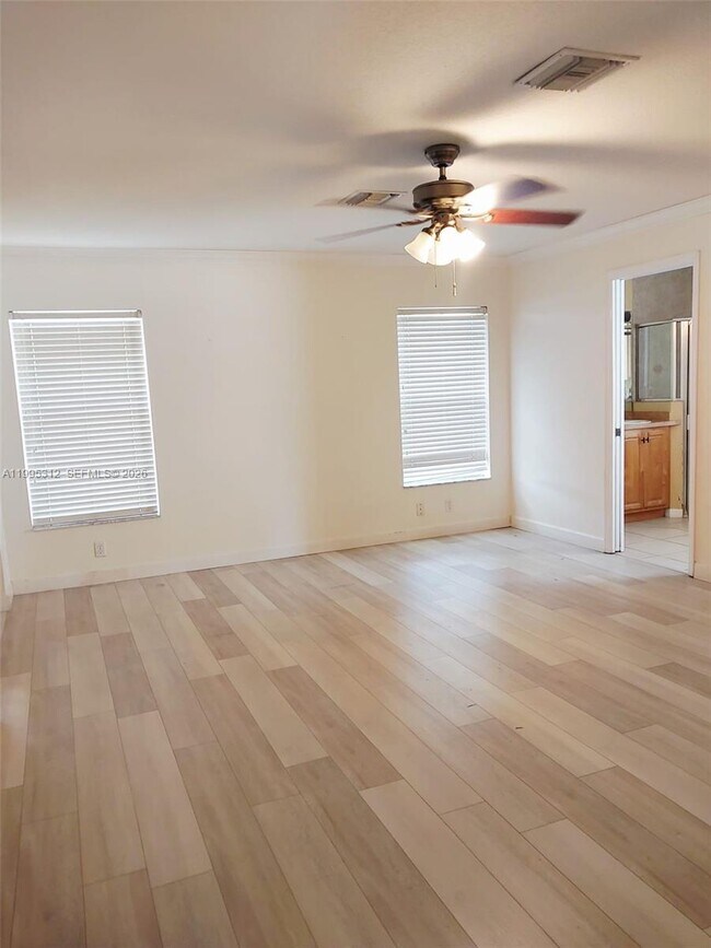 Building Photo - 4031 Santa Barbara Dr