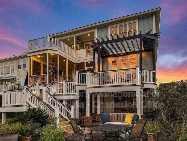 Building Photo - 1597 Rivertowne Country Club Dr