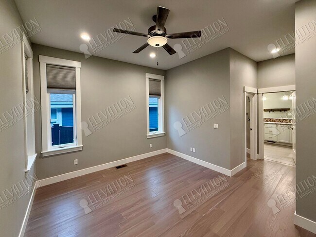 Building Photo - 62707 NW Mehama Dr