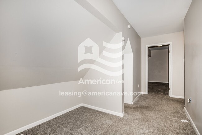 Building Photo - 417 W 6th St