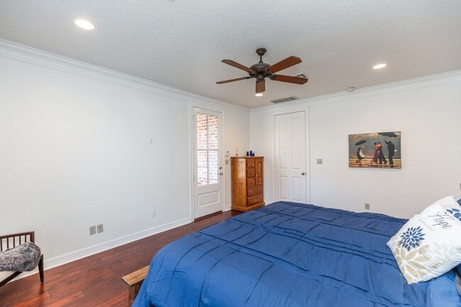 Building Photo - 7790 Deer Chase Dr