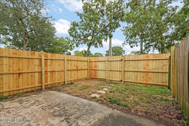 Building Photo - 11406 Bedford Oaks Dr