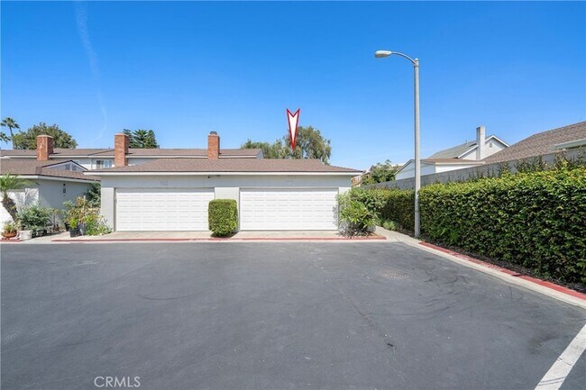 Building Photo - 8231 Deerfield Dr