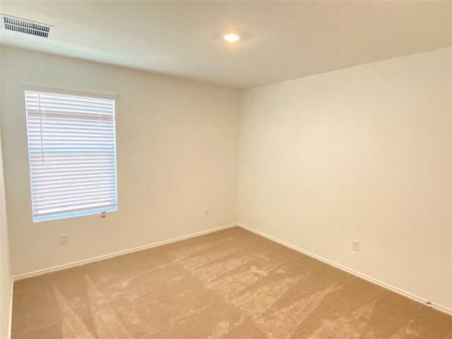 Building Photo - 1332 Aquilla Dr
