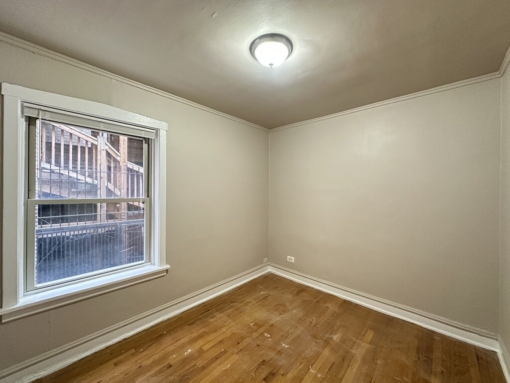 Building Photo - 4027 W Melrose St