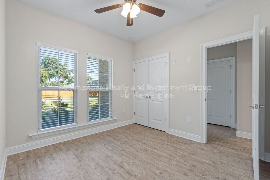 Building Photo - 242 Cecelia Dr NW