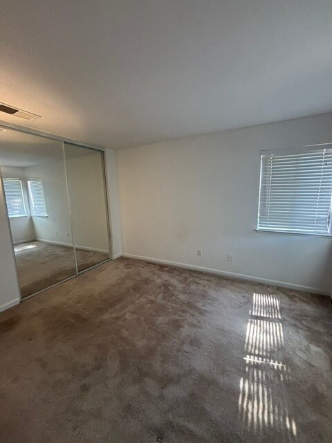 Building Photo - 1083 Chadwick Cir