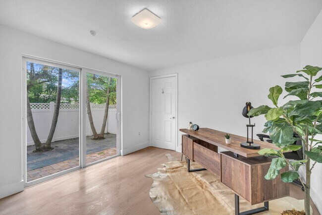 Building Photo - 477 NE 1st St