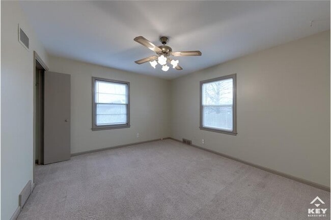 Building Photo - 953 S Doreen St