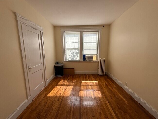 Building Photo - 333 Harvard St