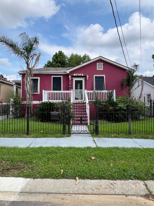 Building Photo - 3509 Leonidas St