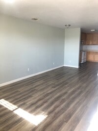 Building Photo - 12407 Summers St