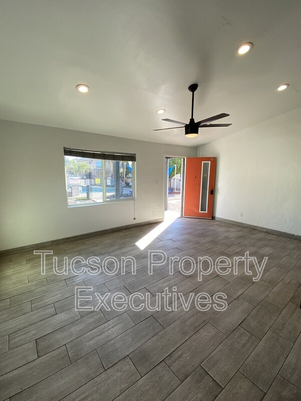 Building Photo - 1421 E Drachman St