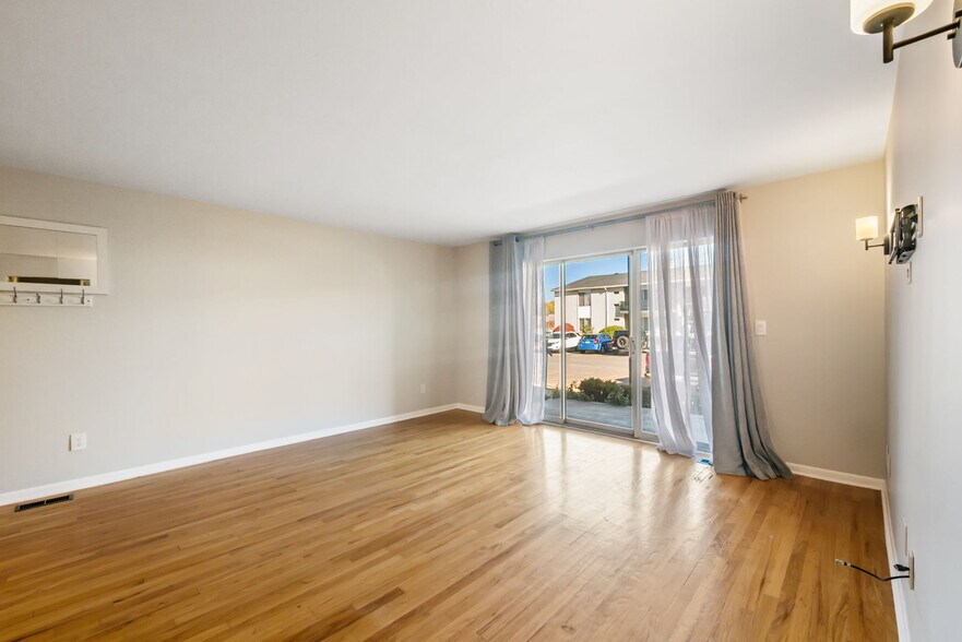 Building Photo - 8353 Kennedy Cir