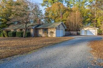 Building Photo - 805 Barnell Dr