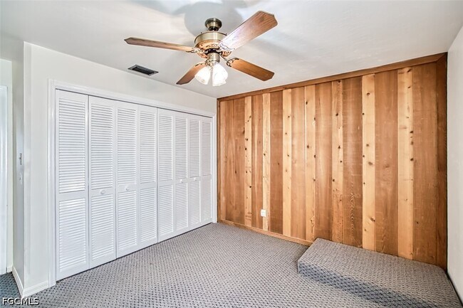 Building Photo - 1221 SW 49th St