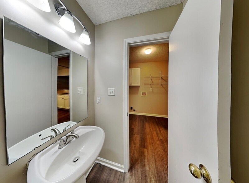 Building Photo - 10636 Greatford Ct