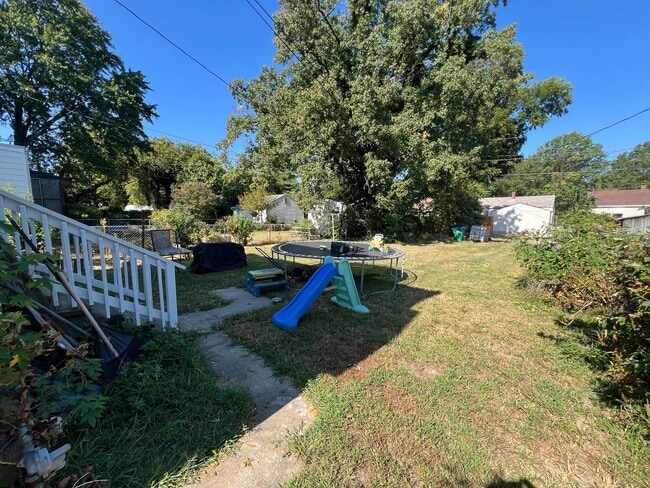 Building Photo - Spacious 4-Bedroom Home