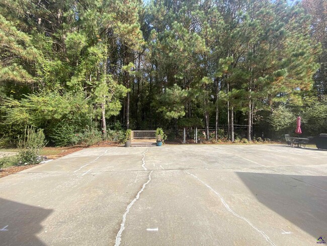 Building Photo - 338 Ivystone Dr