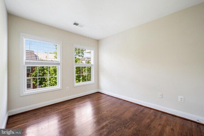 Building Photo - 8341 Broderick Cir