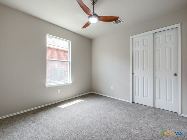 Building Photo - 204 Pine Arbol