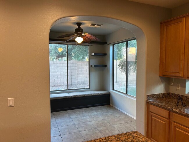 Building Photo - 4075 E Oxford Ln