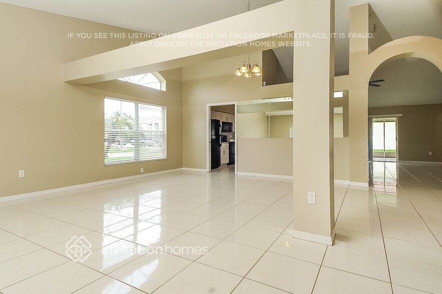 Building Photo - 10819 Capstan Lake Dr