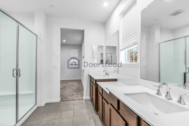 Building Photo - 1056 Knox Way