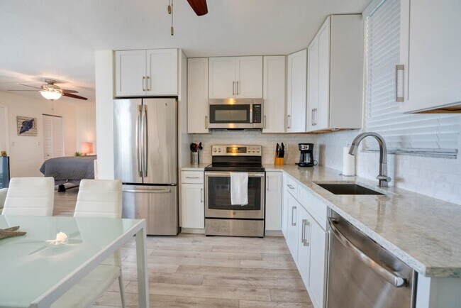 Building Photo - 5900 Bonita Beach Rd SW