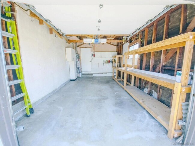 Building Photo - 4635 Virginia Ave