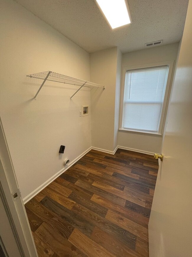 Building Photo - Franklin Twp 4 BR + loft