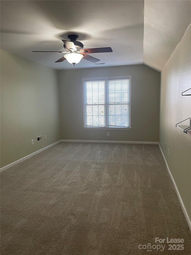 Building Photo - 113 Abbotsbury Ct