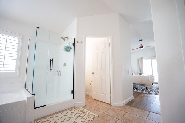 Building Photo - 45150 Birchcrest Cir