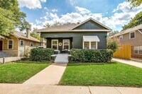 Building Photo - Charming 2-Bed, 2-Bath in Arlington Heights!