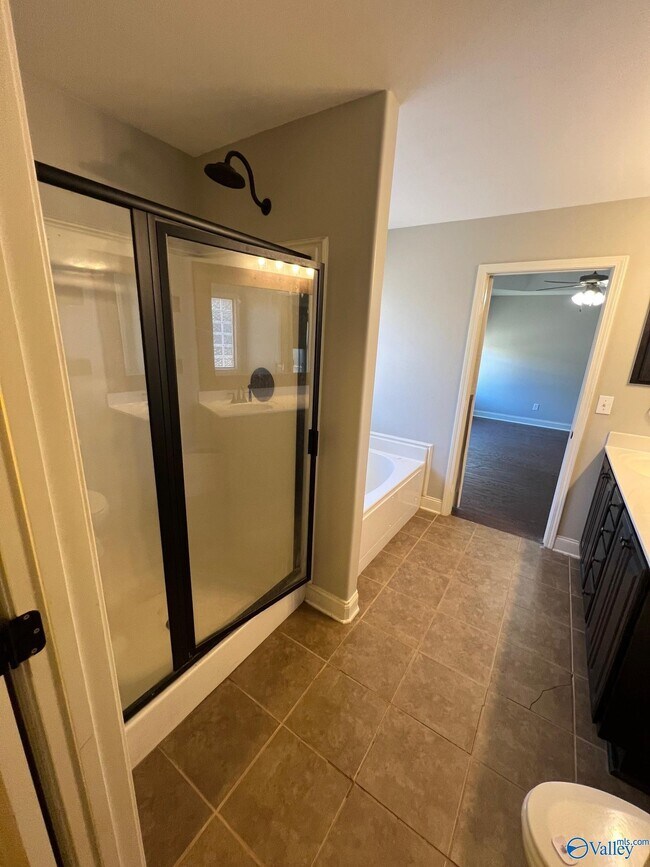 Building Photo - 206 Healey Dr