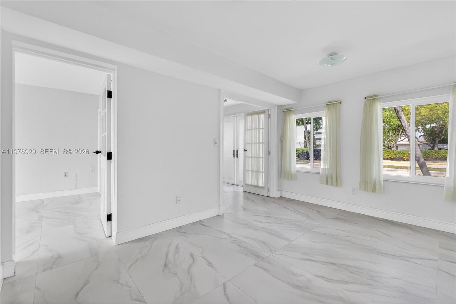 Building Photo - 1470 N Treasure Dr