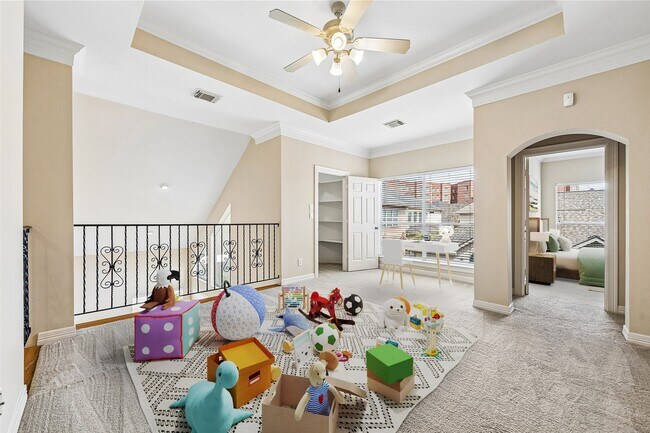 Building Photo - 1119 Gardencrest Ln