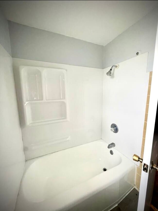 Building Photo - 4434 Huron Cir